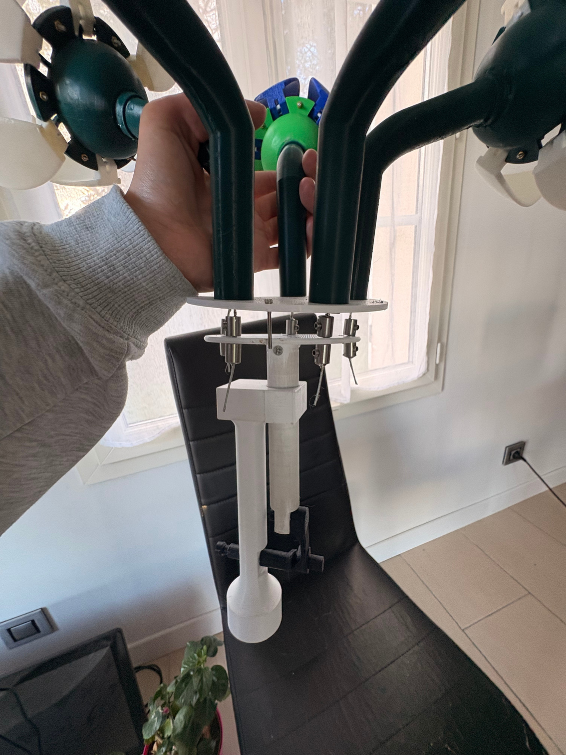 Assemblage du mécanisme piston — câbles et ressorts